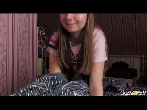 ❤️ Blondie na-aṅụ BFF ya nke ukwuu wee nweta ọnụ n'ọnụ ya ❤️  na%ig.sexogolic-info.ru ❌